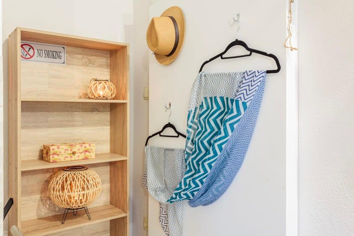 Summer Rose Garden Getaway - A Step To The Beach Καλαμάτα Εξωτερικό φωτογραφία